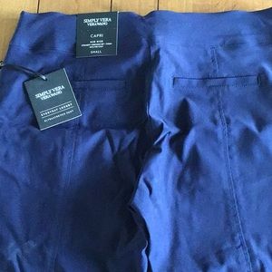 Vera Wang capri pants